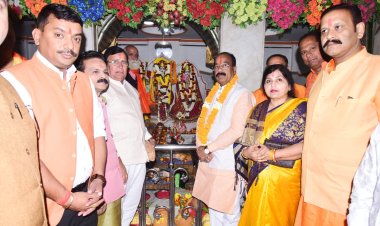 श्रीराम लला मंदिर प्राण प्रतिष्ठा के अवसर पर उप मुख्यमंत्री अरुण साव तिलक नगर स्थित श्रीराम मंदिर पहुंचकर पूजा अर्चना की