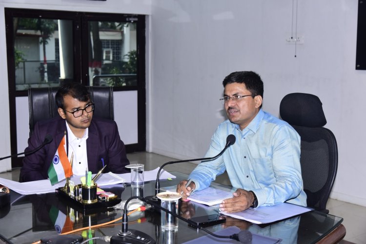 चुनाव संपन्न होने तक जिले के अधिकारी-कर्मचारियों के अवकाश पर लगा प्रतिबंध, कलेक्टर ने जारी किए आदेश