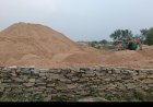 महासमुंद - कलेक्टर लंगेह के निर्देश पर रेत के अवैध भंडारण पर ग्राम बरबसपुर में बड़ी कार्रवाई