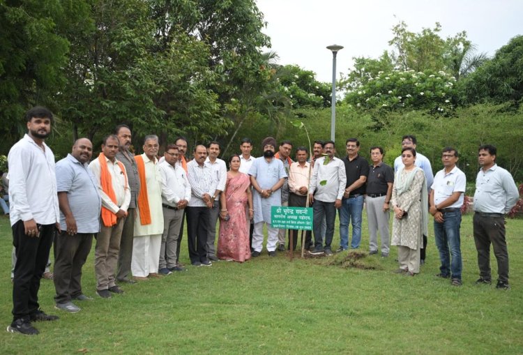 *संकल्प से सिद्ध कार्यक्रम के तहत वृहद पौधरोपण कार्यक्रम आयोजित*